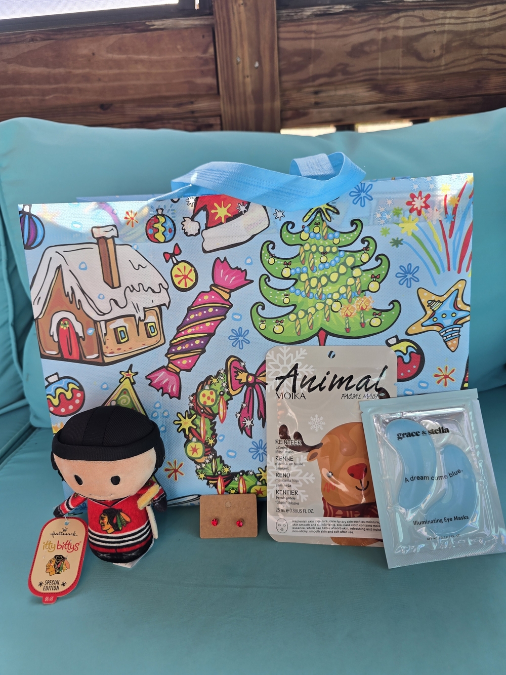 5 Piece Holiday Gift Tote Set with Blue Reusable Bag